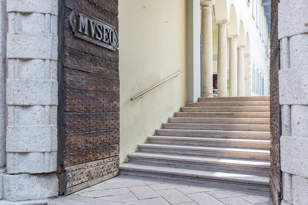 Ingresso di Palazzo Viani Dugnani