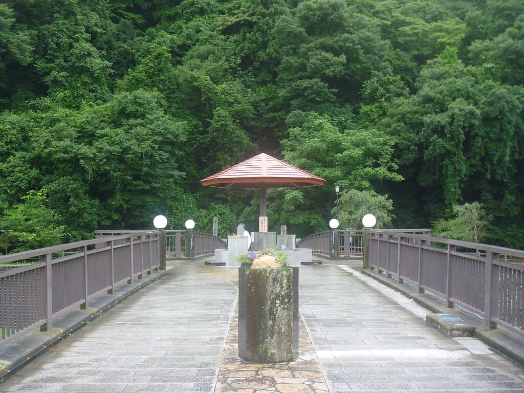 Kajika Bridge