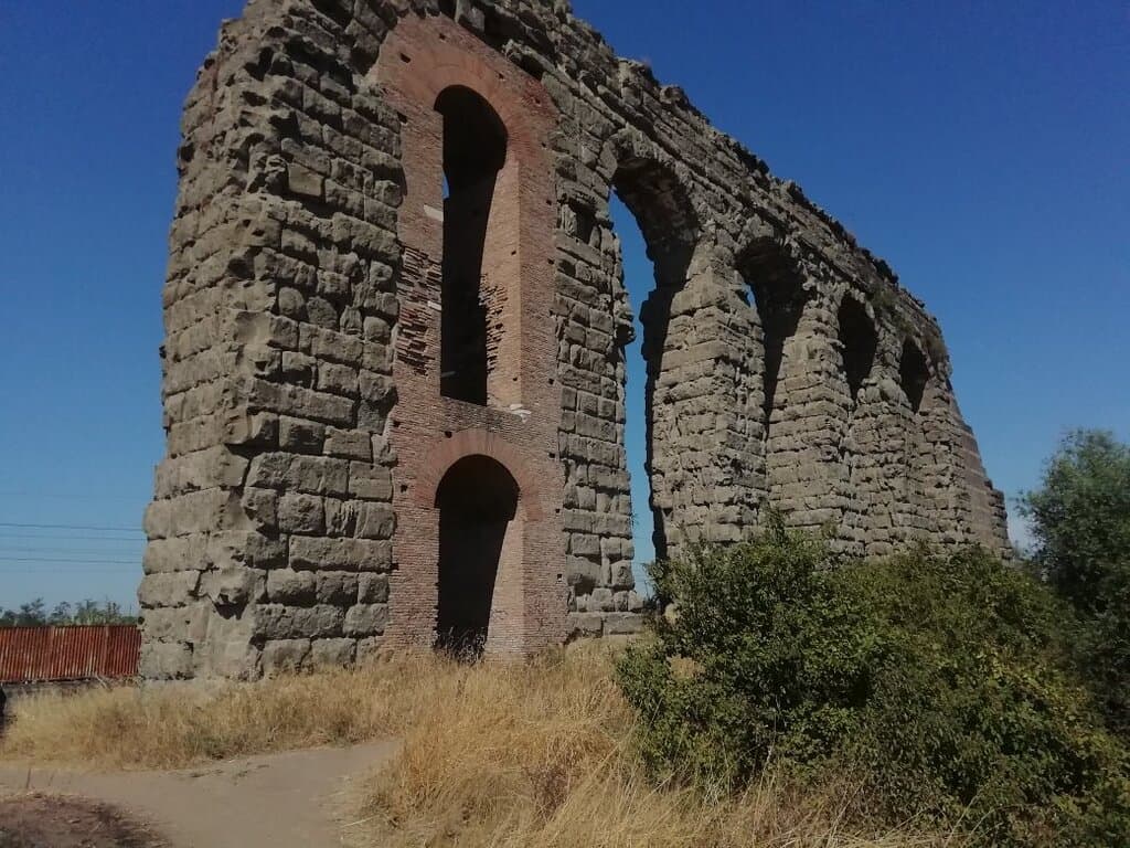 Explore the Park of the Aqueducts