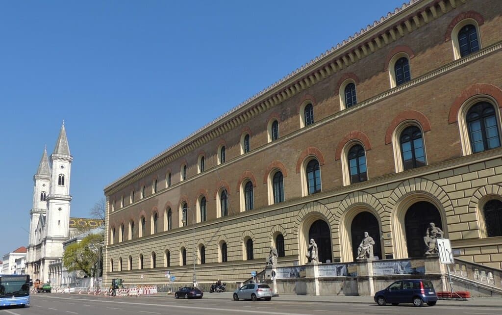 Bayerische Staatsbibliothek, Ludwigstr. 16