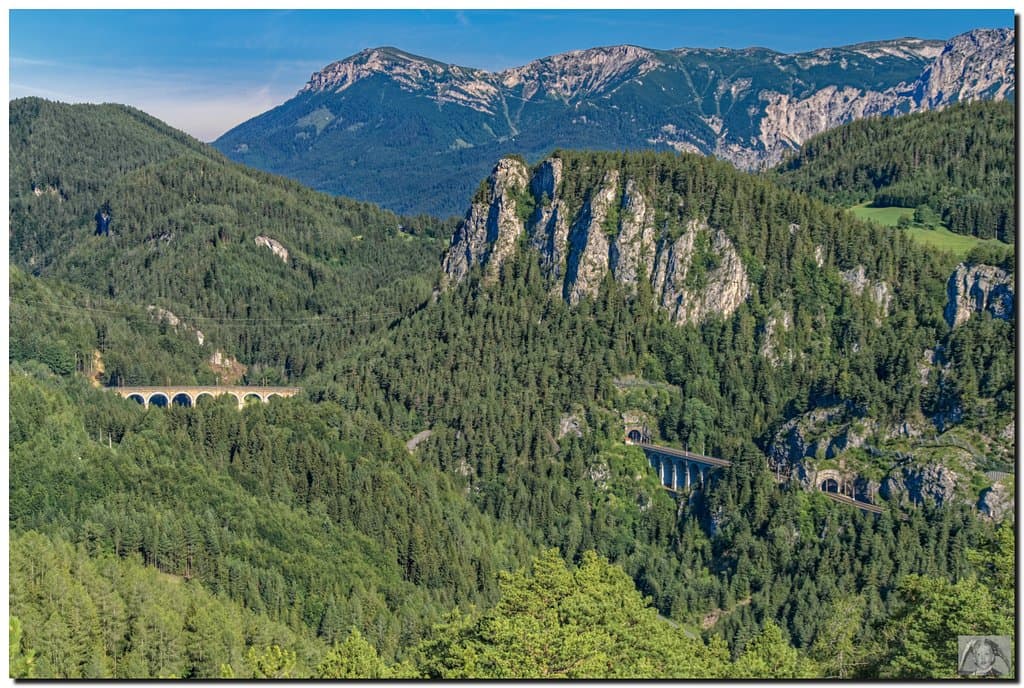 Blick zu den Viadukten der Semmering-Bahn (20-Schilling-Blick)