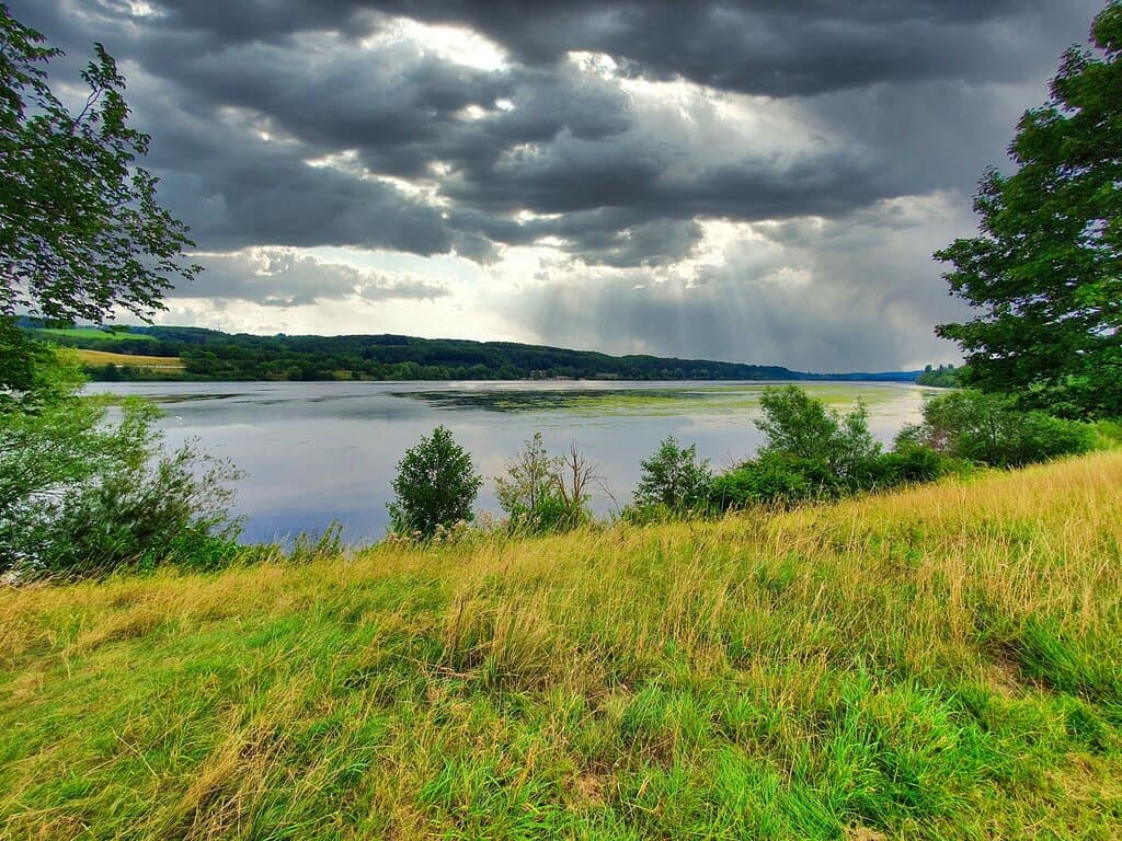 Lake Kmnad