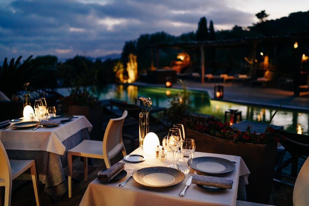 Réservez un dîner à la table de Mina