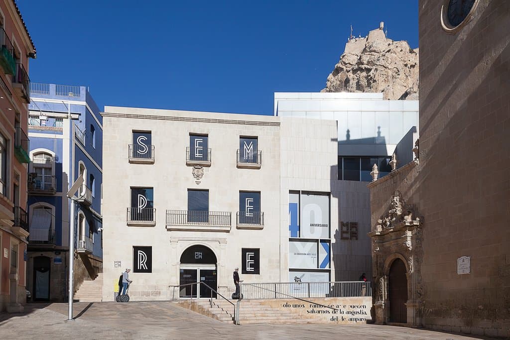 Fachada del Museo.