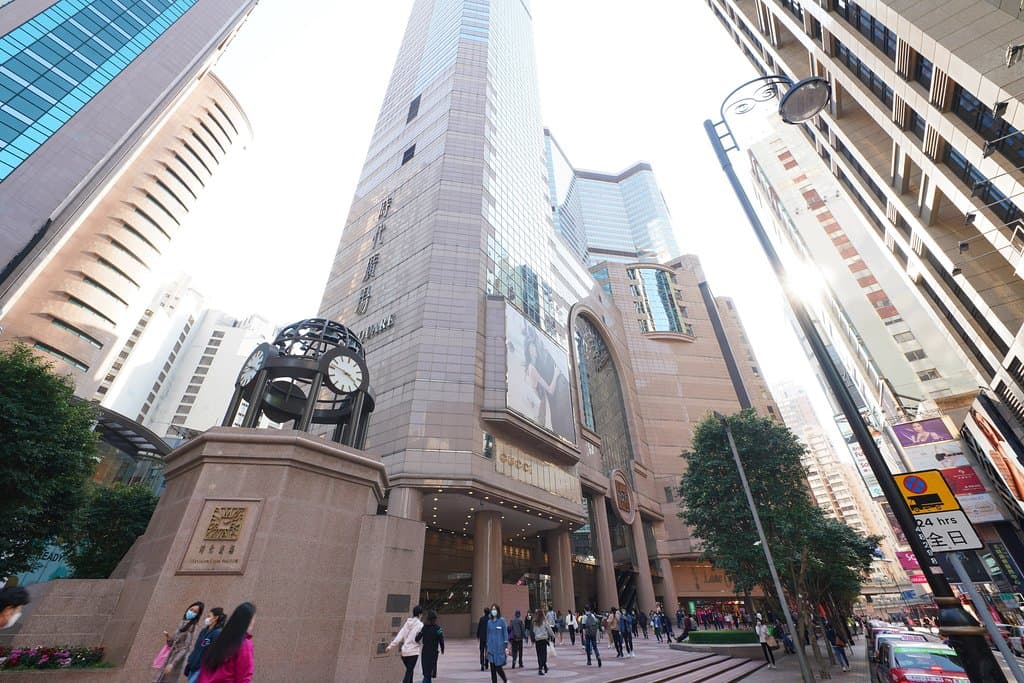 Situated at Causeway Bay, the most vibrant district in Hong Kong, Times Square is one of the most popular tourist spots, favorite shopping and dining places of the region, and is the most vibrant mega-mall in town.