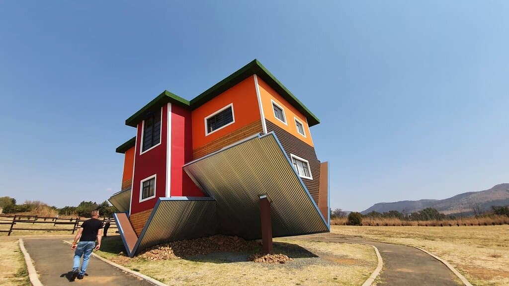 Upside Down House Hartbeespoort