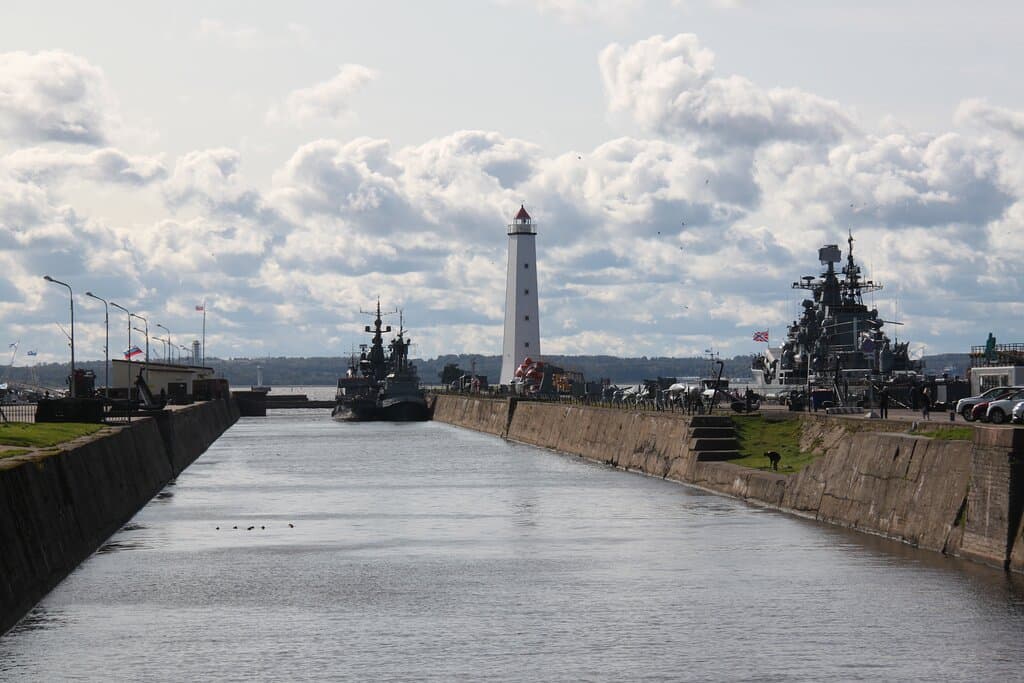 Петровский док.