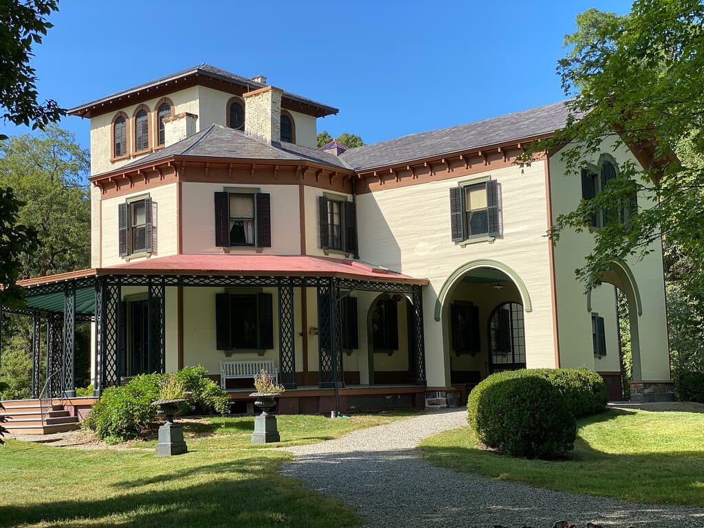 Locust Grove Estate