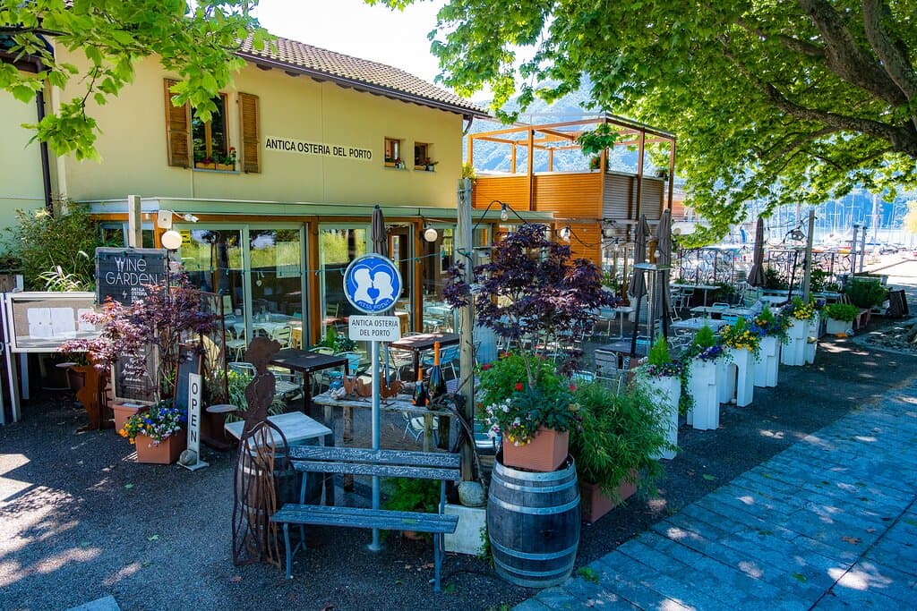 La nostra terrazza lungo fiume e la panchina del bacio