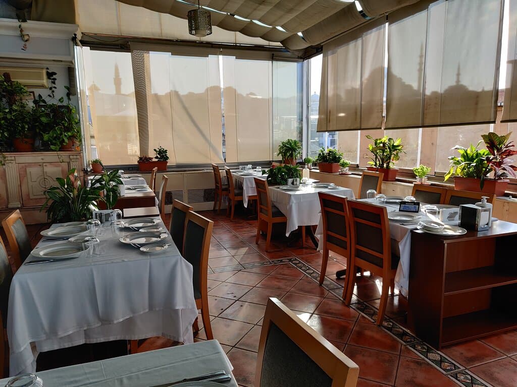 Seating area (away from window)