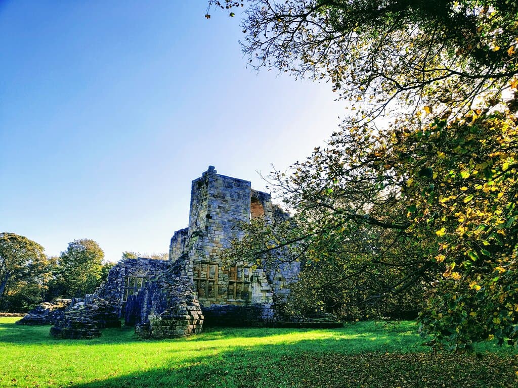 exploring Mulgrave Castle ruins