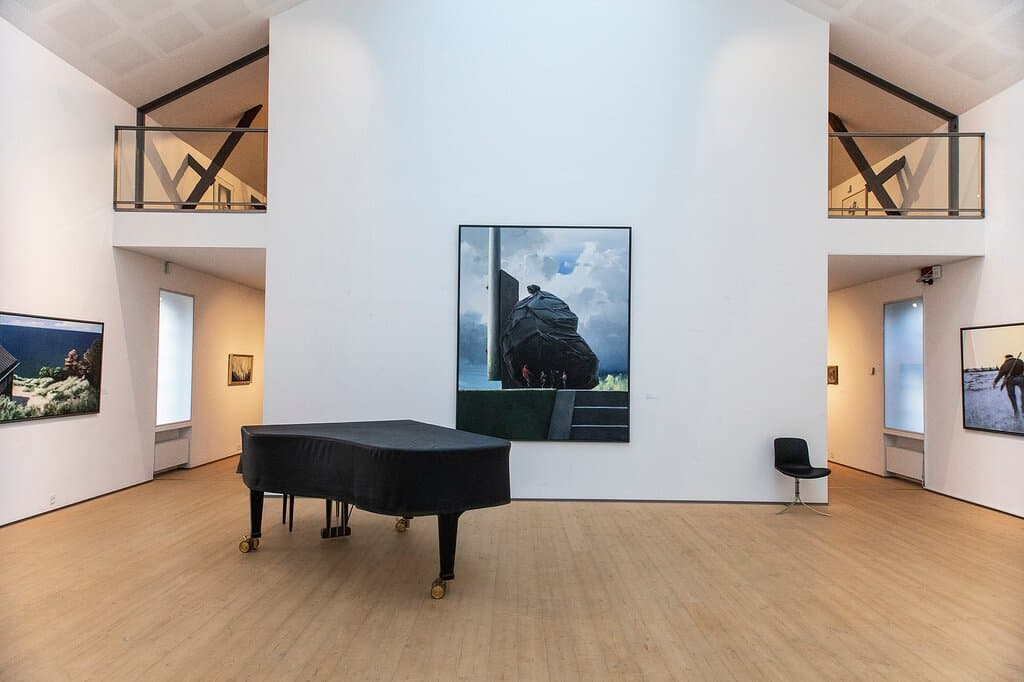 Den faste ophængning af Poul Anker Bech