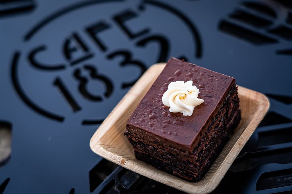 7 layer chocolate cake