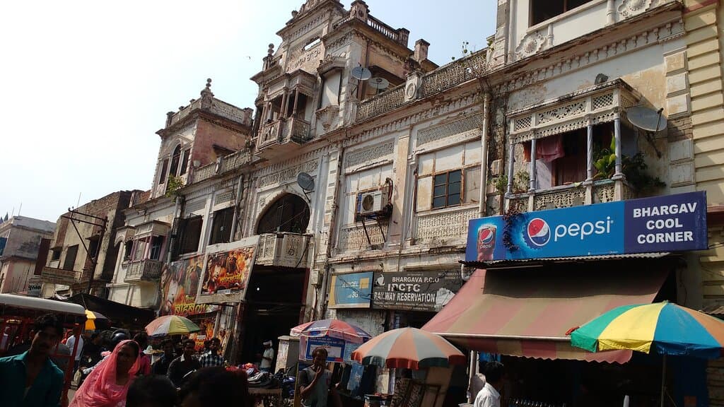 A heritage building in Aminabad