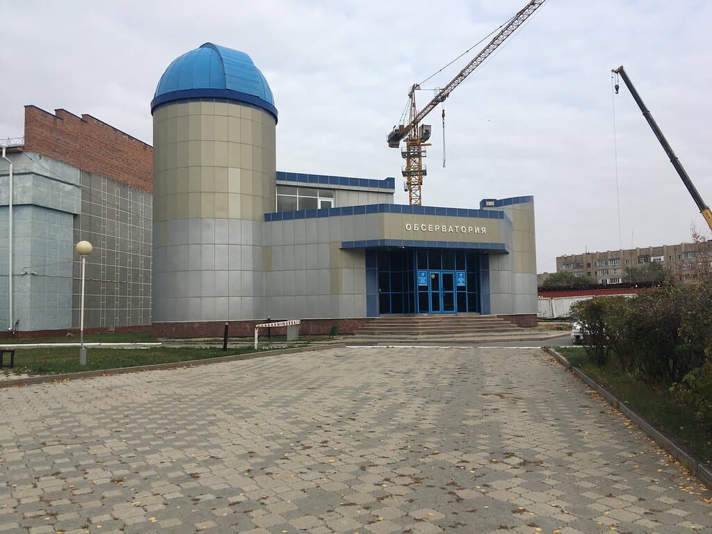 Фасад Петропавловской обсерватории. Октябрь 2020г.