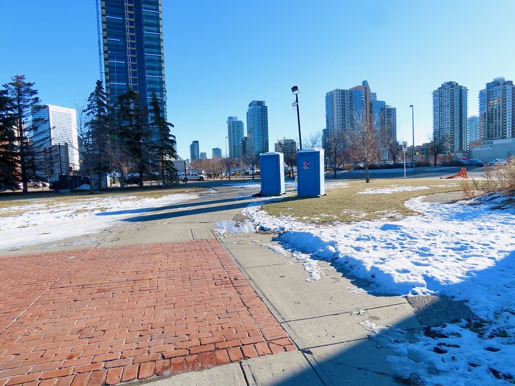 Helpful, but dirty portages-potties for downtown users