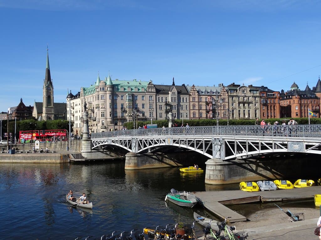Stockholm, Djurgardsbron (arch. Carl Fraenell  1897)