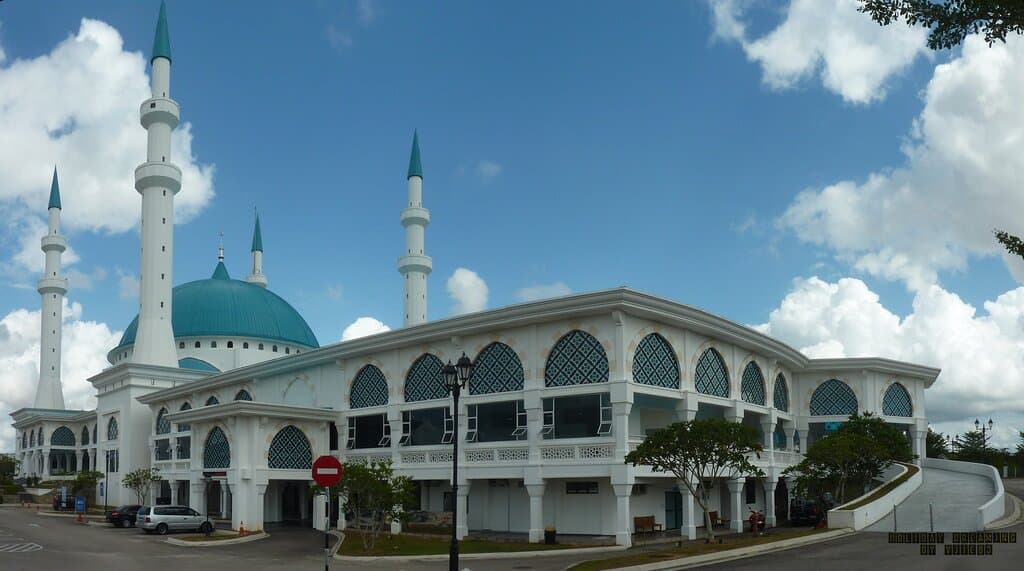 Exterior of Sultan Iskandar Mosque