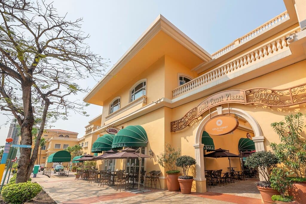 Gold Coast Piazza is a scenic, European-style dining and entertainment mall in an open-air, pedestrian-friendly setting. 