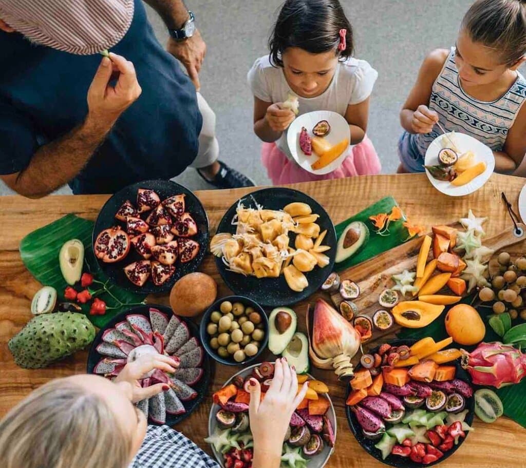 Taste and learn about over 500 seasonal tropical fruits in our fruit tasting show