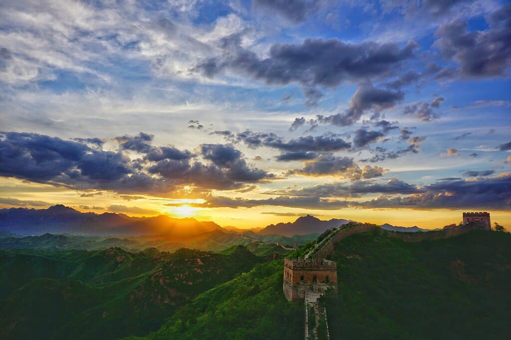 great wall hiking