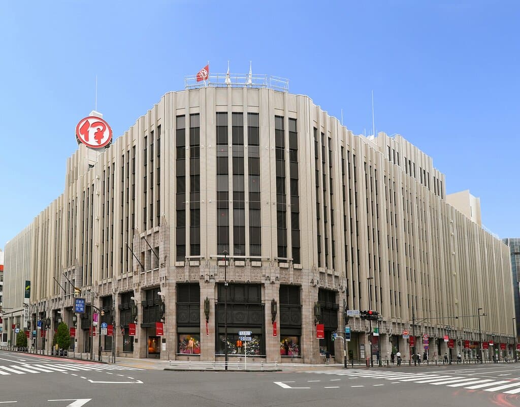 新宿店外観写真