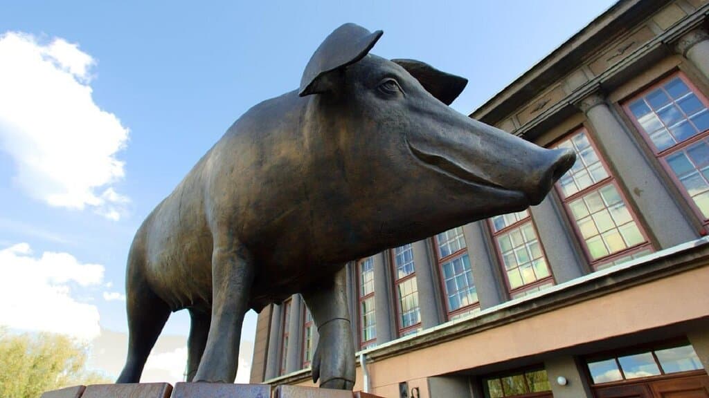 Sculpture Bronze Pig
Photo: Meelis Lokk