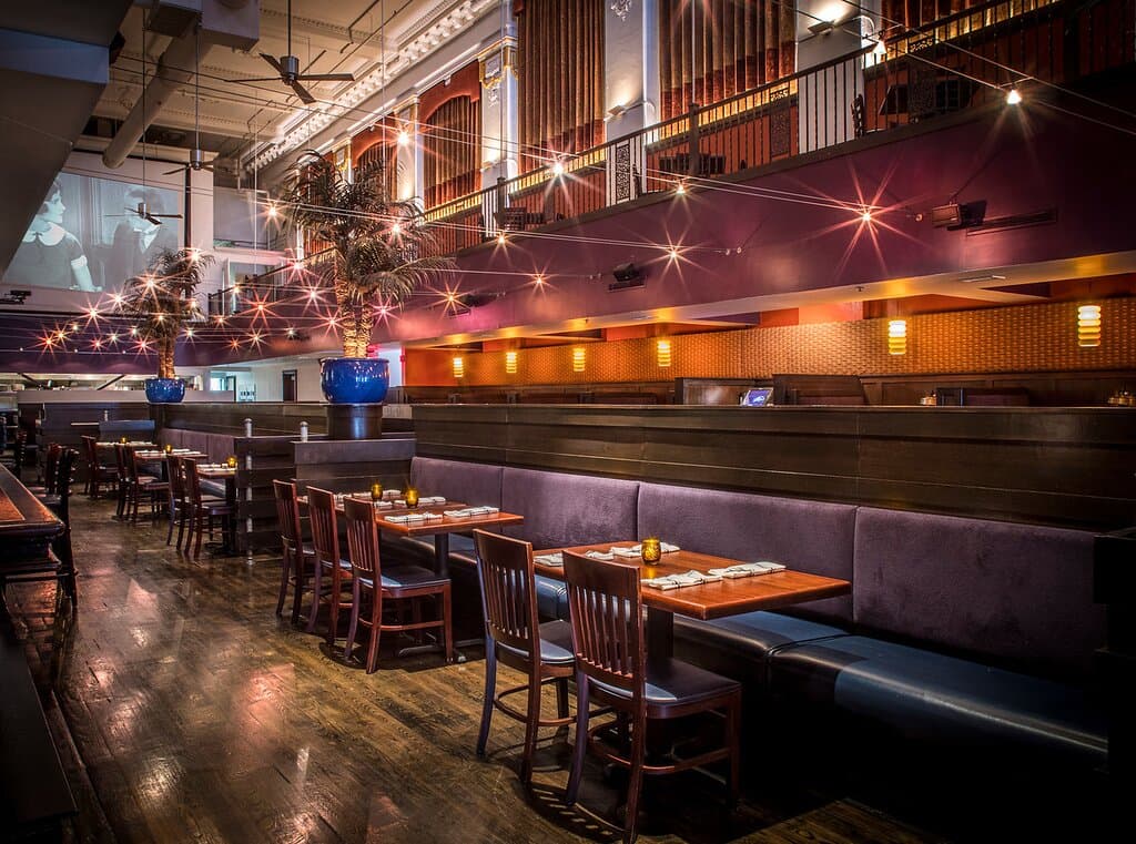 The Majestic No. 1 Theatre opened on Main Street in 1913 and entertained Memphians for more than 30 years. Today, the Majestic Grille honors the legacy of it’s building by recreating the cinematic splendor of the dawn of the silver screen, all within the comforts of a local, neighborhood restaurant. 