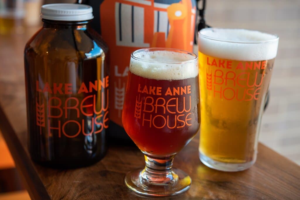 With a variety of styles on tap and canned at all times, there is always something for everyone at Lake Anne Brew House.