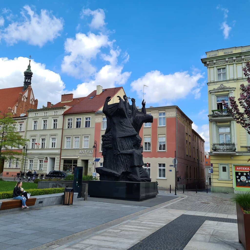 Monument to the Struggle and Martyrdom