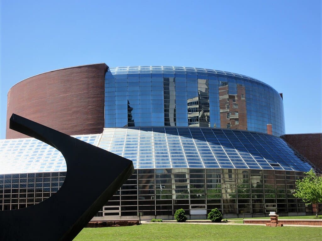 Peoria Civic Center. 201 SW Jefferson Ave, Peoria IL, May 2021