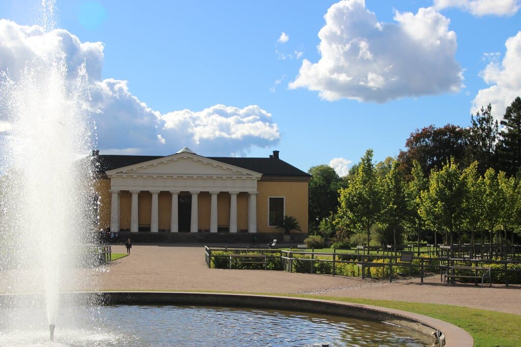 Linneanum i barockträdgården