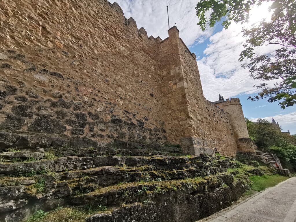 Muralla de la  Puerta de Santiago 