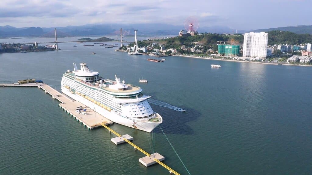 Ha Long international passenger ship port