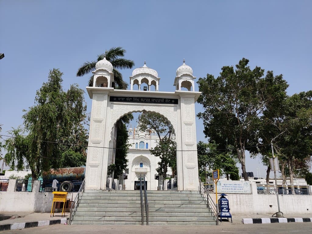 Main Entrance to Gurudwara Fatehgarh Sahib.