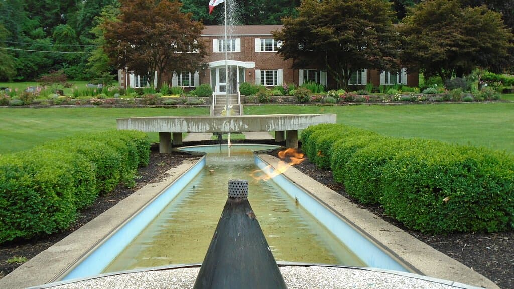 JFK memorial fountain 