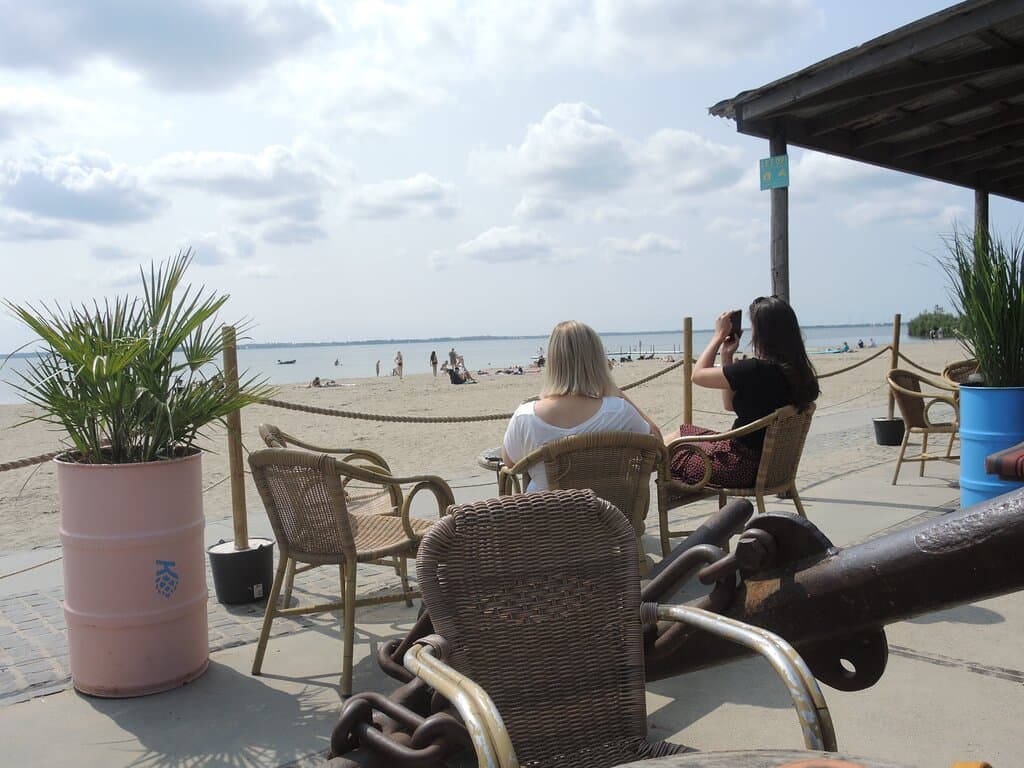 Zicht op het mooi strand