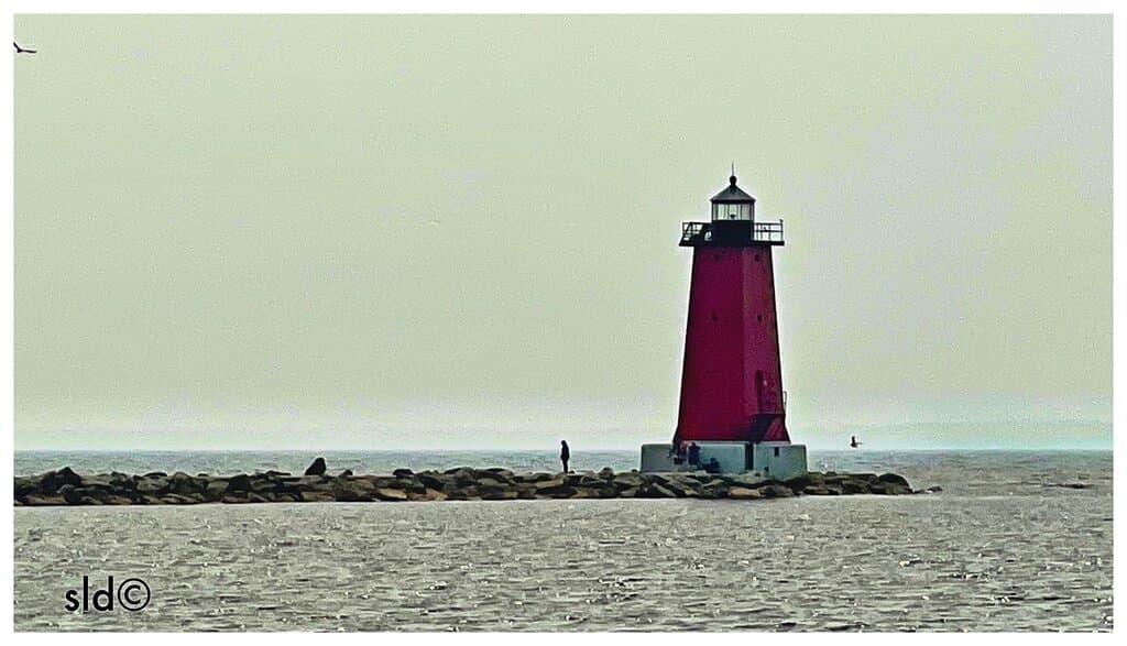 Manistique East Breakwater Light