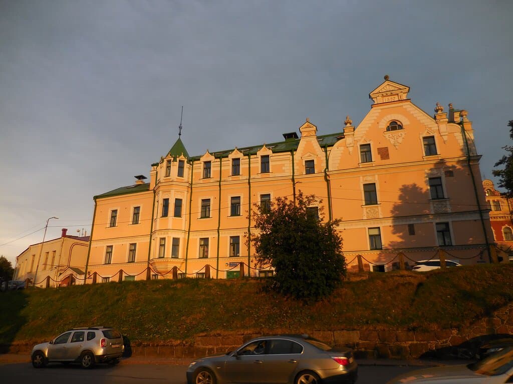 Здание у Ратуши