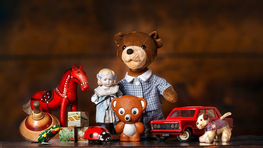 Classic, well-known and surprising toys.
Memories, fun and history of everyone of us. 