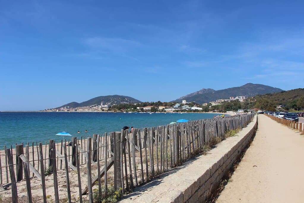 plage du Ricanto , vue sur Aspretto