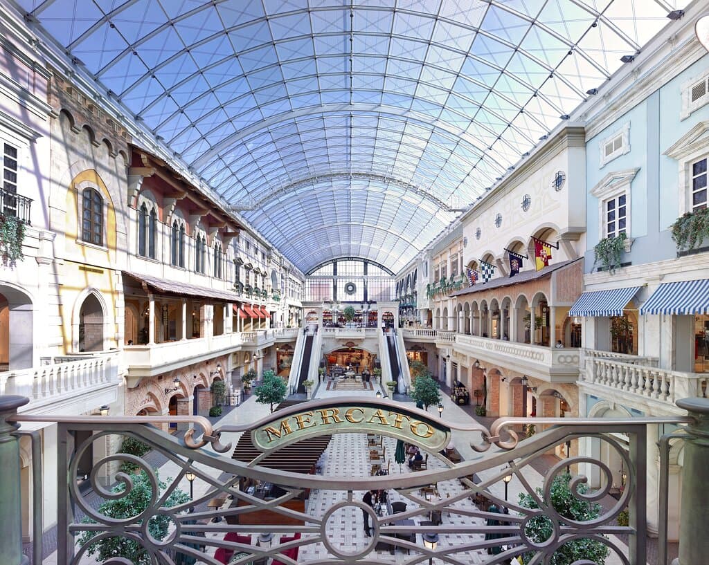 Mercato, located on Jumeirah Beach Road, is one of Dubai’s most charismatic and best loved shopping malls because of its individual and unequalled ambience.

For fashion lovers, Mercato boasts a great range of women’s, men’s and children’s clothing brands, not to mention accessories, footwear, sunglasses, jewellery and much more. From health and beauty to homeware and confectionery, Mercato really does have it all!
Key attractions at Mercato include Spinneys , Vox Cinemas , Virgin Mega Store. 