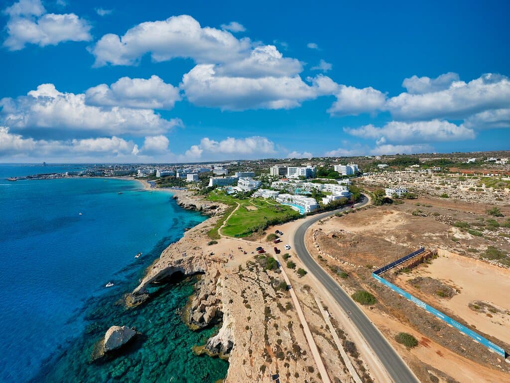 Love Bridge ou Secret seacaves 