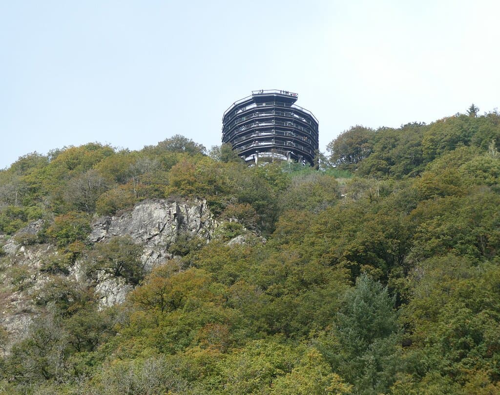 Aussichtsturm Cloef utanför Mettlach vid floden Saar