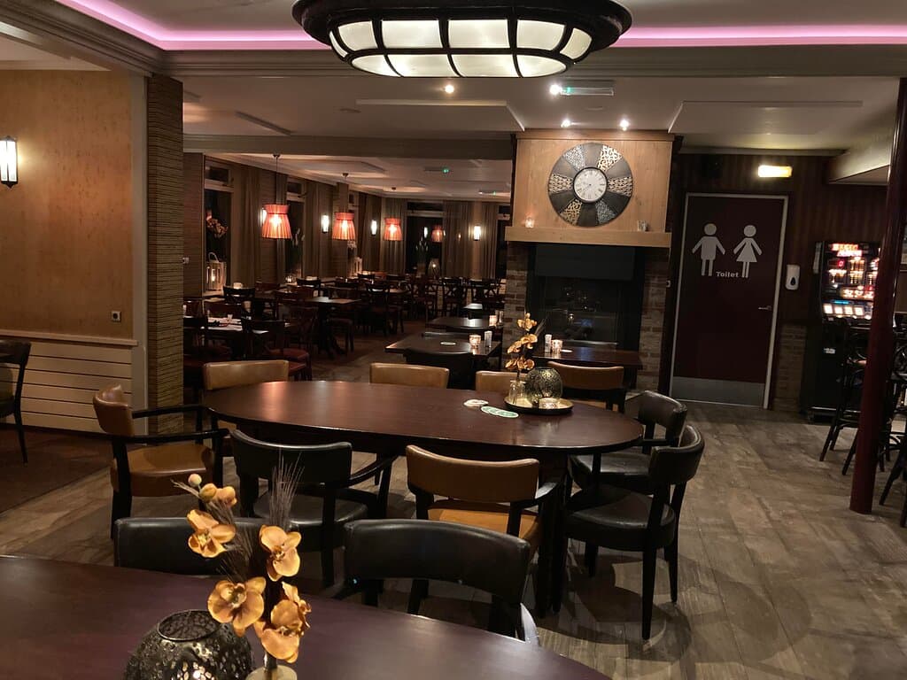 Gezellige huiskamer, pal naast de Slufter