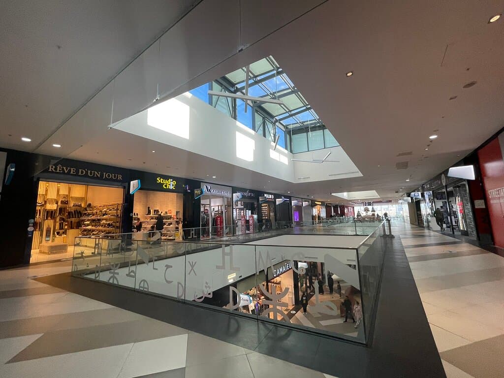 Marina Shopping & Dining Promenade