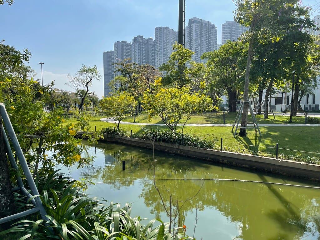 Playground in part closer to Saigon bridge