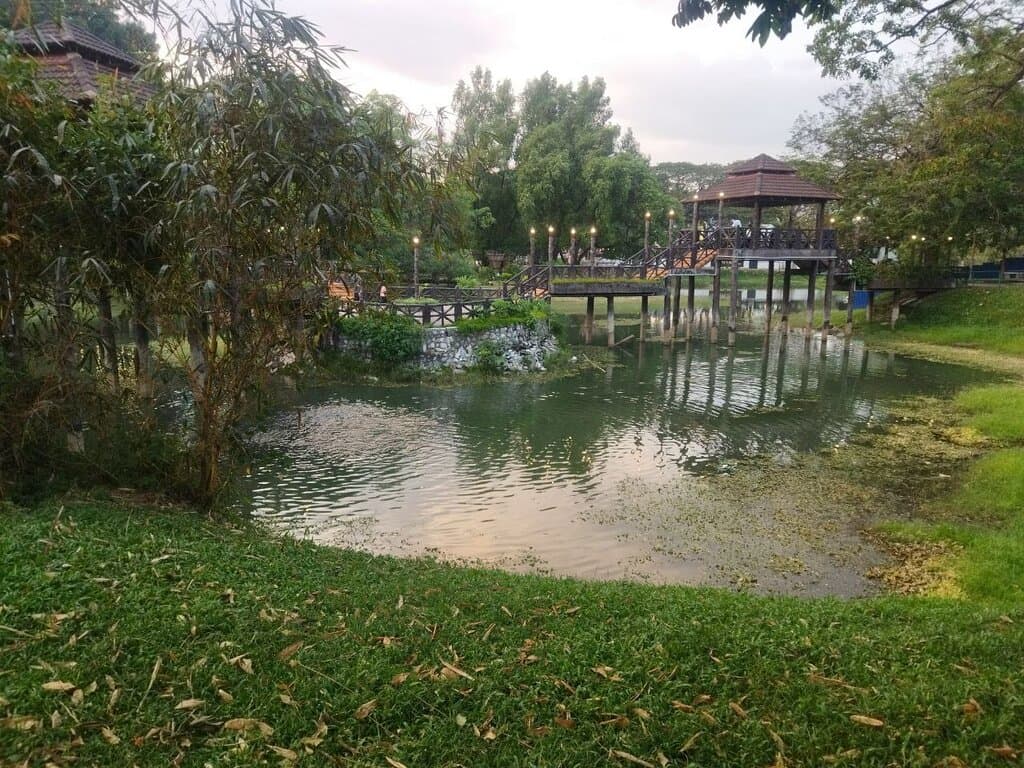 DR Seenivasagam Park