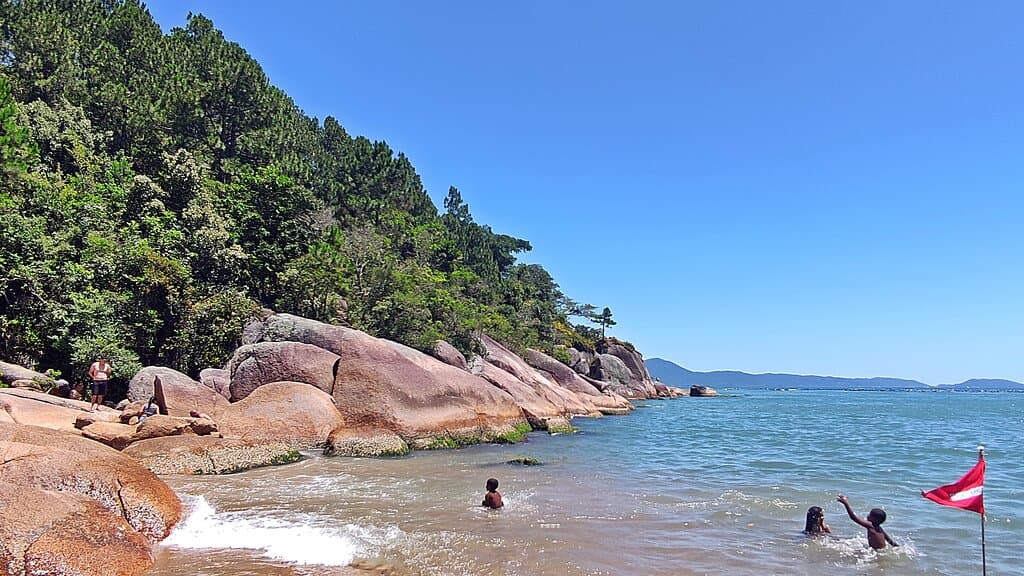 Praia de Calheiros - Governador Celso Ramos-SC