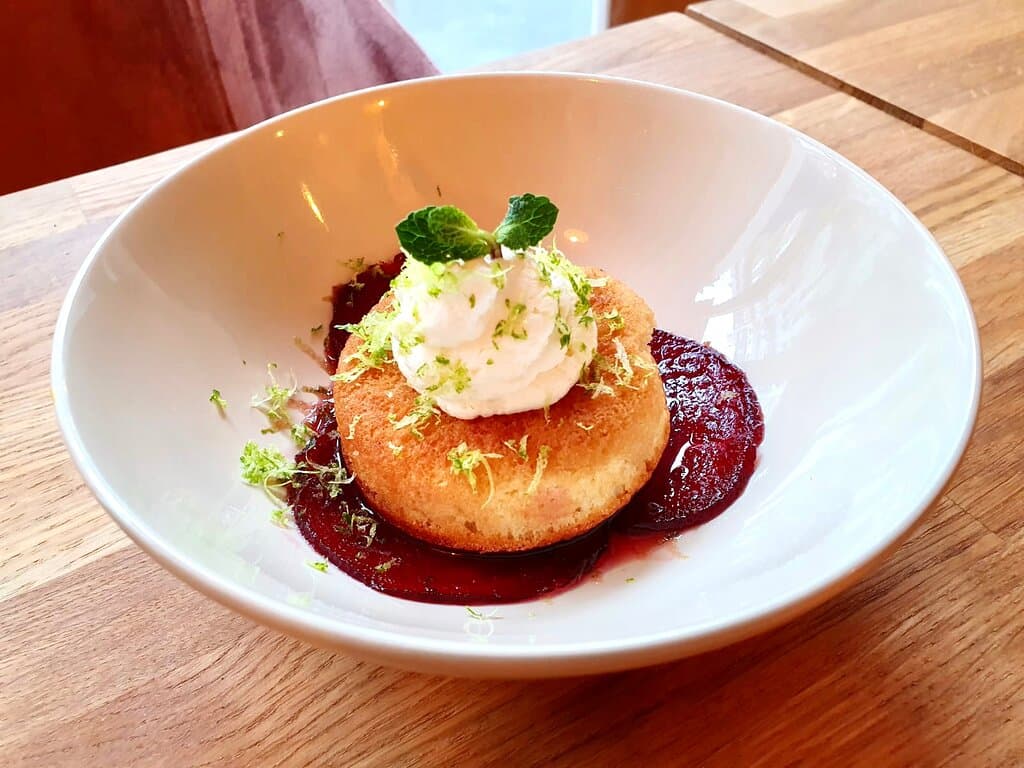 Baba au rhum sur betterave confite aux agrumes 🍊 